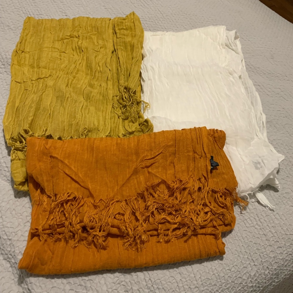 Lot of 3 Club Monaco Linen Scarfs 🧣